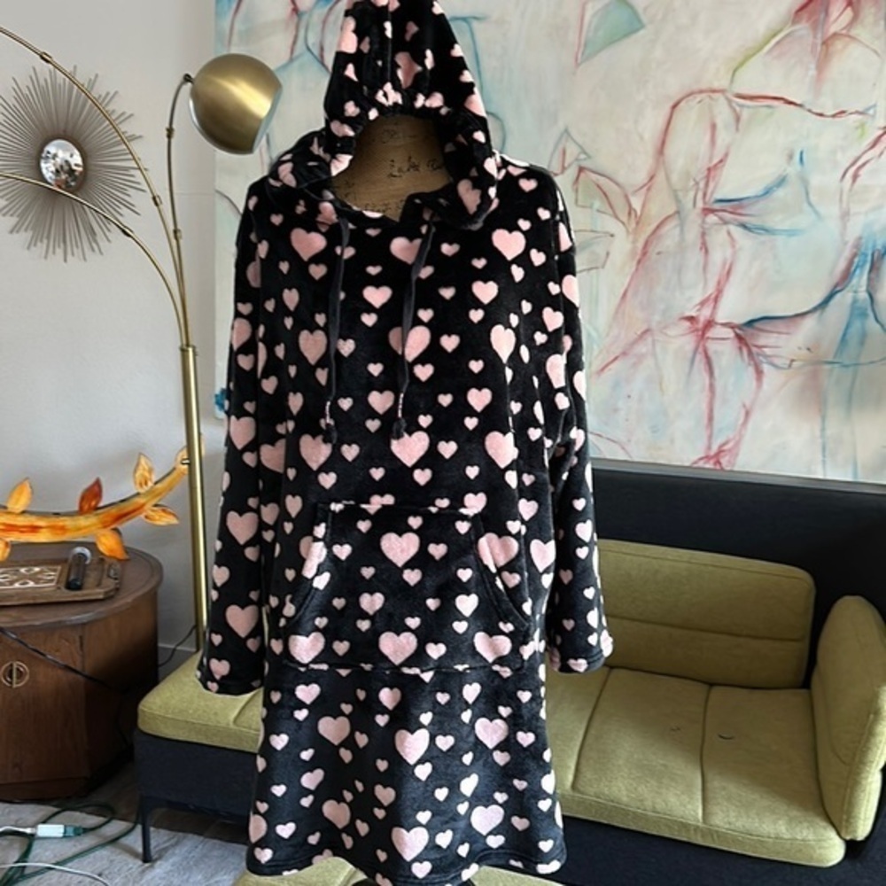 Wildfox black with pink hearts, soft, plush, XL, cozy tunic or nightgown
